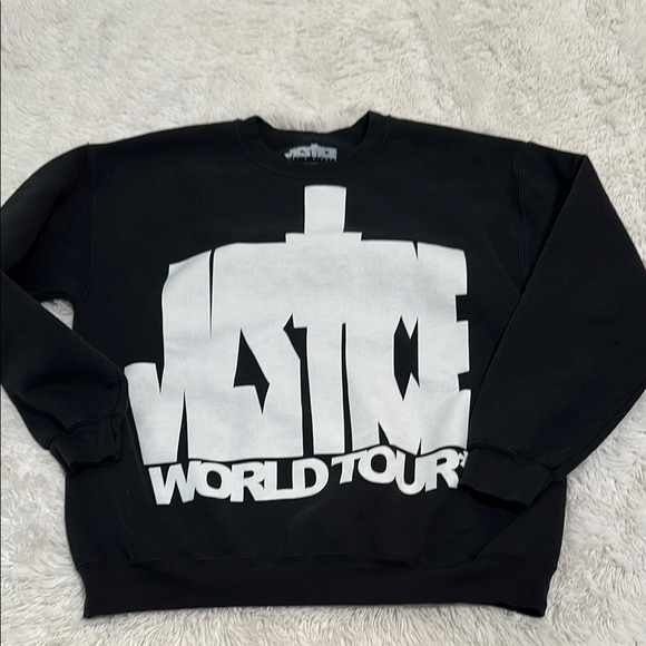 justine bieber Tops - 🟡 Justin Bieber Justice Tour Sweatshirt